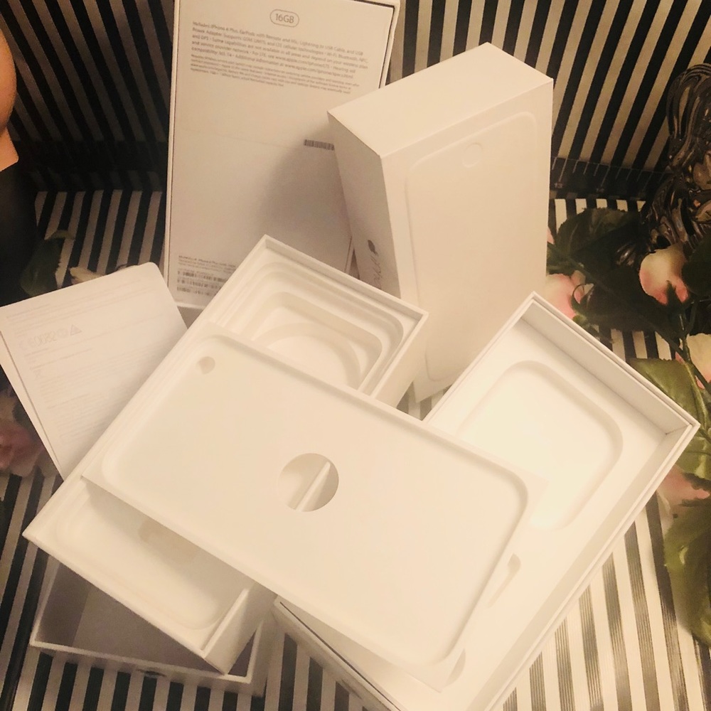 iPhone 6 6 plus empty boxes in excellent condition